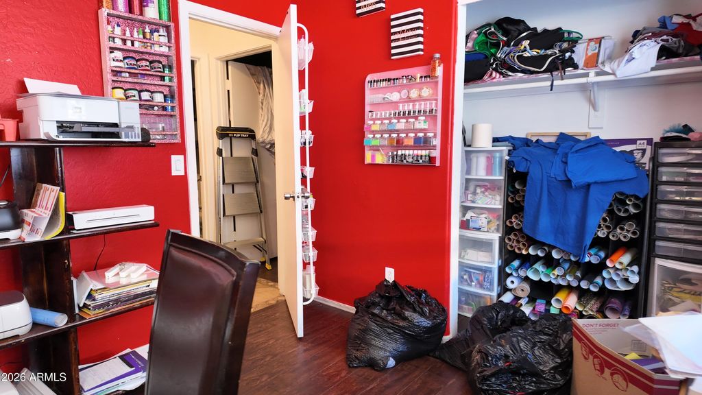 Image 8 of property listing at 7766 W MYRTLE Avenue, Glendale, AZ 85303