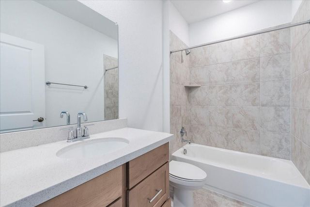 108 Makinaw RD, Hutto, TX 78634