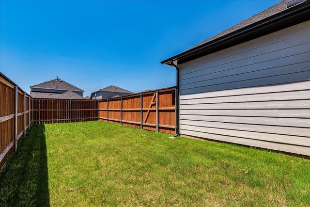 108 Makinaw RD, Hutto, TX 78634