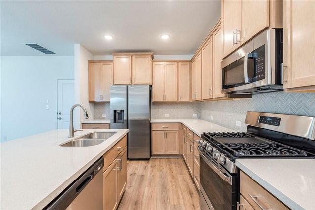 108 Makinaw RD, Hutto, TX 78634