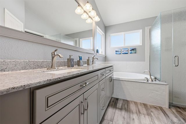 9837 W Vandeventor Drive, Littleton, CO 80128