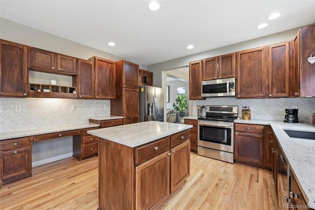 9837 W Vandeventor Drive, Littleton, CO 80128