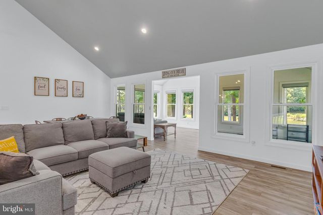 408 SMITH POINT RD, Reedville, VA 22539