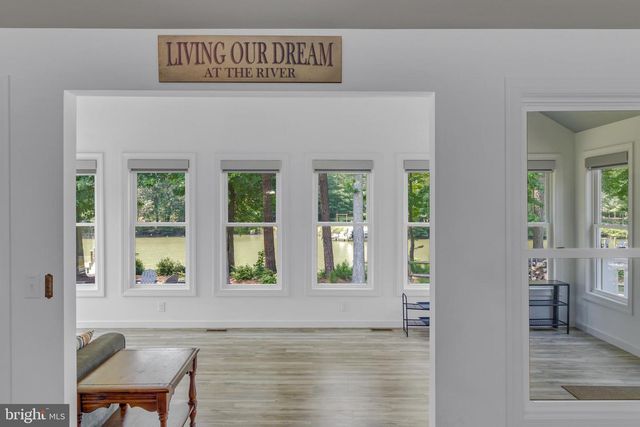 408 SMITH POINT RD, Reedville, VA 22539