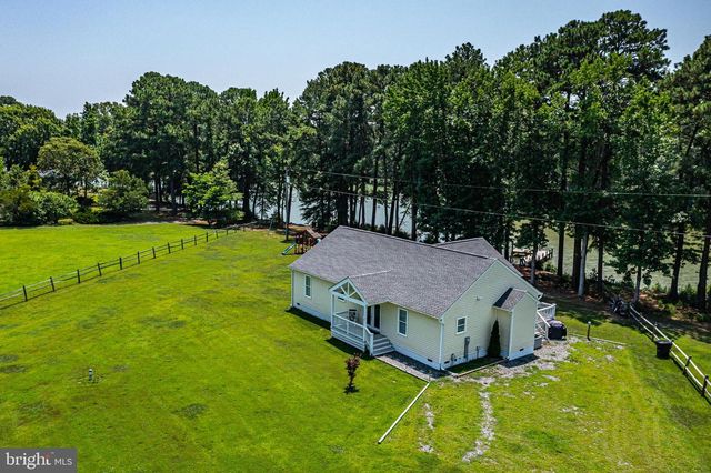 408 SMITH POINT RD, Reedville, VA 22539