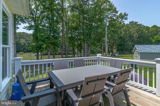 408 SMITH POINT RD, Reedville, VA 22539