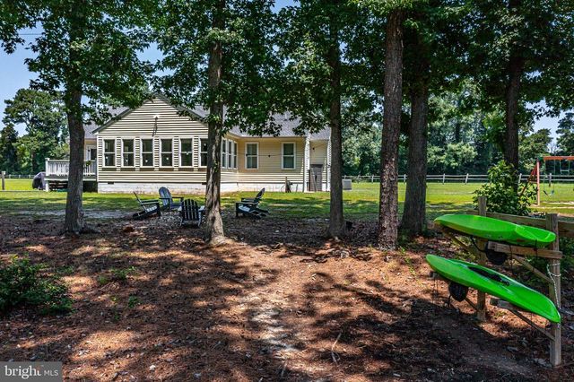 408 SMITH POINT RD, Reedville, VA 22539