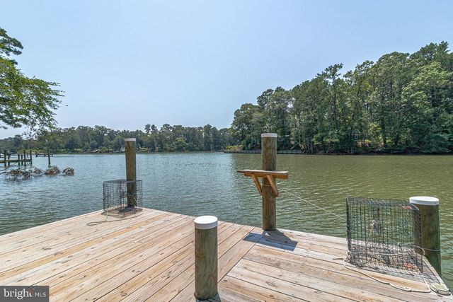 408 SMITH POINT RD, Reedville, VA 22539