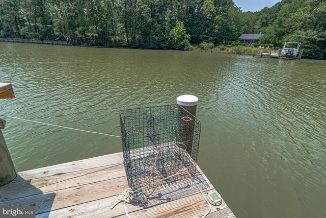 408 SMITH POINT RD, Reedville, VA 22539