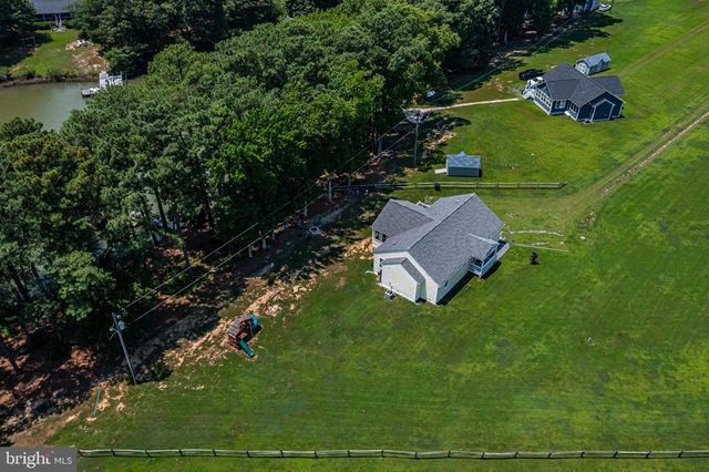 408 SMITH POINT RD, Reedville, VA 22539