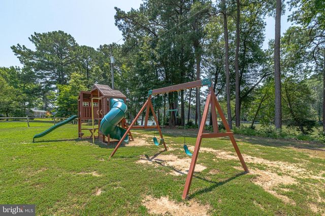 408 SMITH POINT RD, Reedville, VA 22539