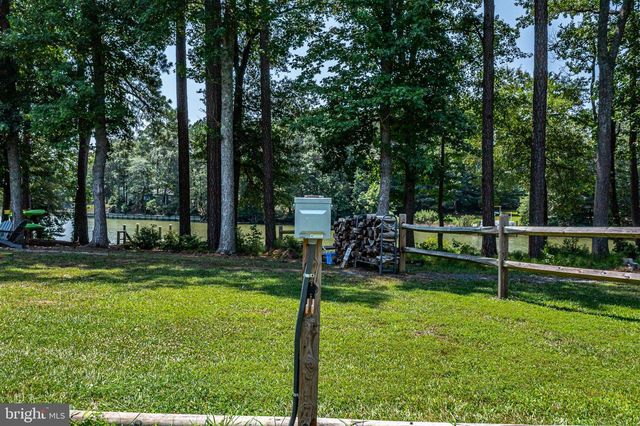 408 SMITH POINT RD, Reedville, VA 22539