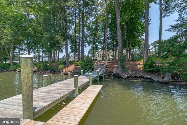 408 SMITH POINT RD, Reedville, VA 22539