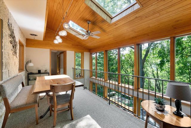 807 Knollwood COURT, Waukesha, WI 53188