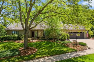 807 Knollwood COURT, Waukesha, WI 53188