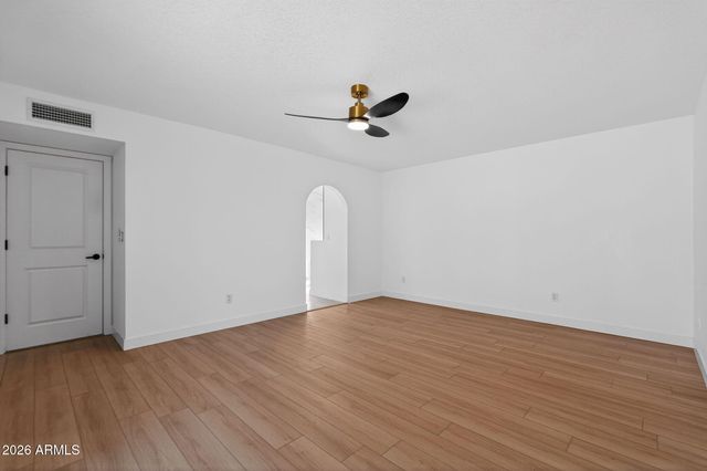 9 E Surrey Avenue, Phoenix, AZ 85022