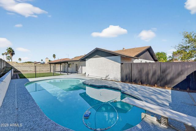 9 E Surrey Avenue, Phoenix, AZ 85022