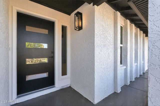 9 E Surrey Avenue, Phoenix, AZ 85022