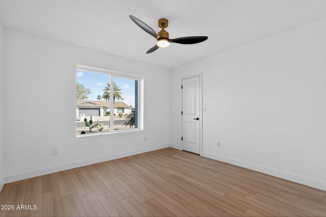 9 E Surrey Avenue, Phoenix, AZ 85022