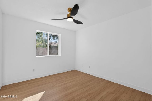 9 E Surrey Avenue, Phoenix, AZ 85022