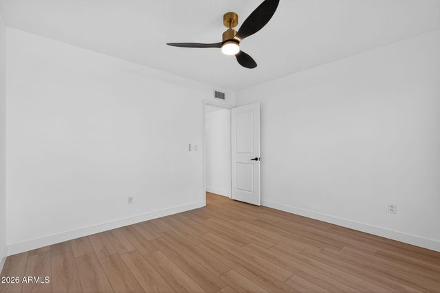 9 E Surrey Avenue, Phoenix, AZ 85022