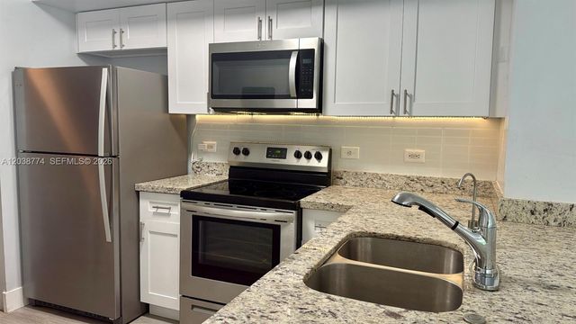 11155 SW 5th Place 302, Pembroke Pines, FL 33025