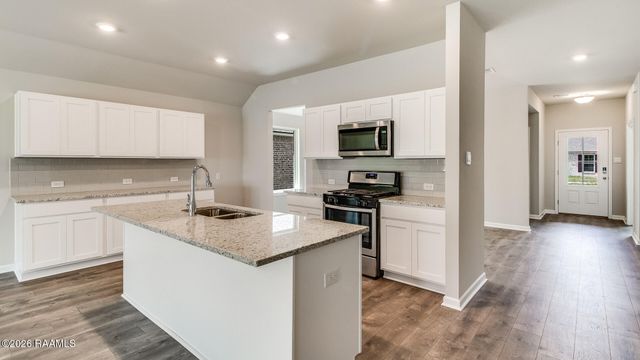655 Griffiths Court, Breaux Bridge, LA 70517