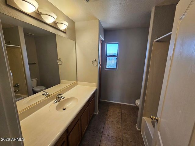 21140 E CALLE DE FLORES Drive, Queen Creek, AZ 85142