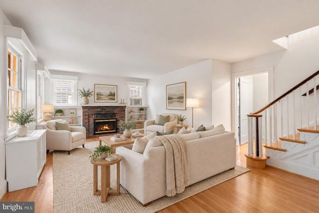 4215 CHESAPEAKE ST NW, Washington, DC 20016