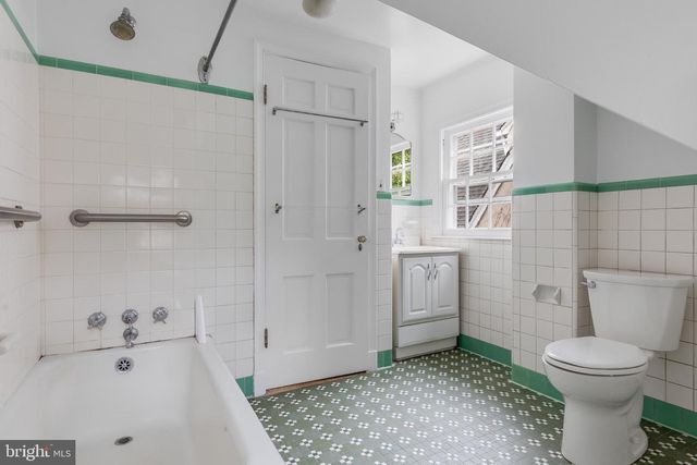 4215 CHESAPEAKE ST NW, Washington, DC 20016