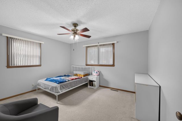 4516 E 27th St N, Wichita, KS 67220