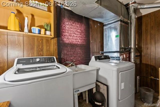 25884 Leach Street, Roseville, MI 48066