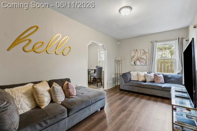 25884 Leach Street, Roseville, MI 48066