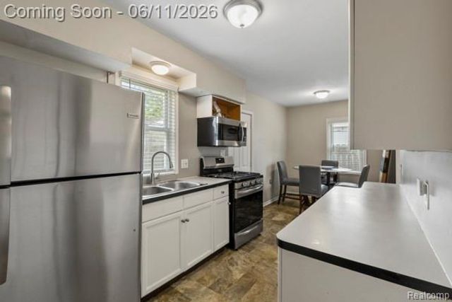 25884 Leach Street, Roseville, MI 48066