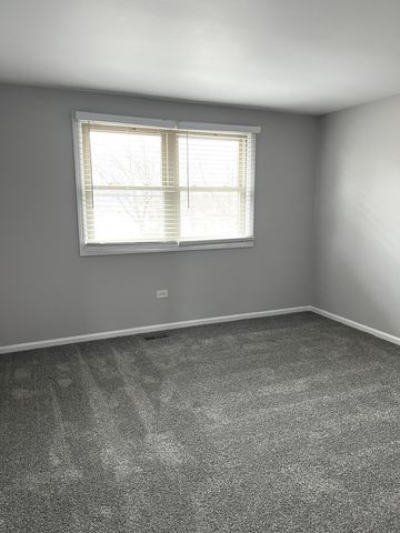 538 Blackstone Avenue, Glenwood, IL 60425