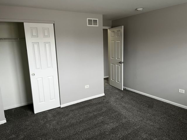 538 Blackstone Avenue, Glenwood, IL 60425