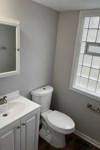 538 Blackstone Avenue, Glenwood, IL 60425