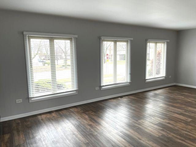 538 Blackstone Avenue, Glenwood, IL 60425