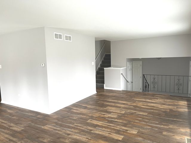 538 Blackstone Avenue, Glenwood, IL 60425