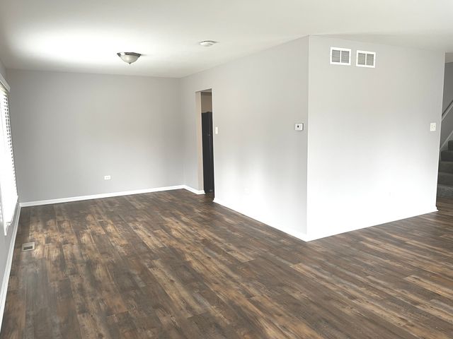 538 Blackstone Avenue, Glenwood, IL 60425