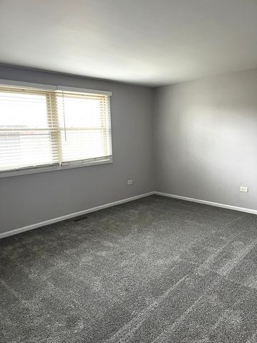 538 Blackstone Avenue, Glenwood, IL 60425