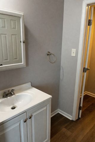 538 Blackstone Avenue, Glenwood, IL 60425