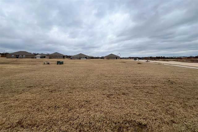 4301 Driftwood Drive, Harrah, OK 73045