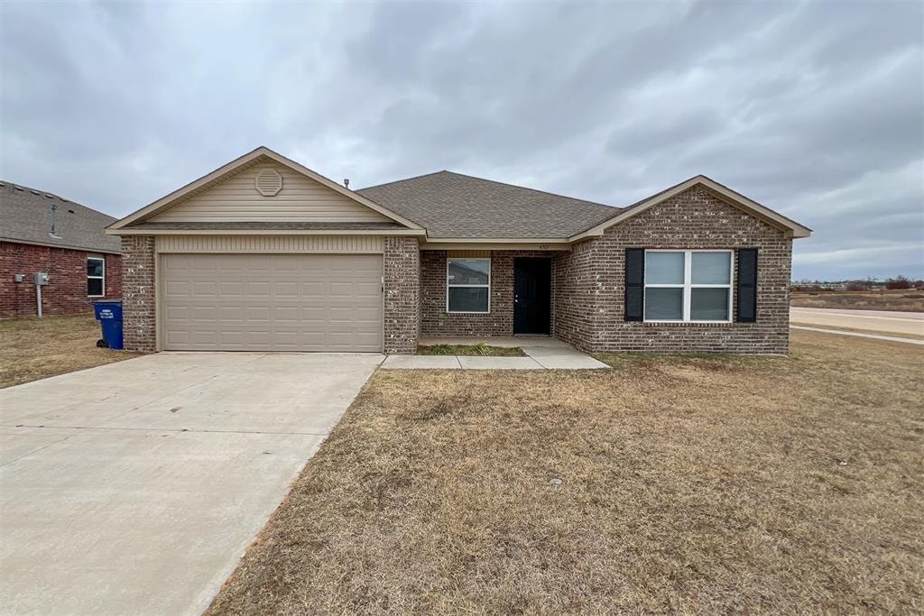 4301 Driftwood Drive, Harrah, OK 73045