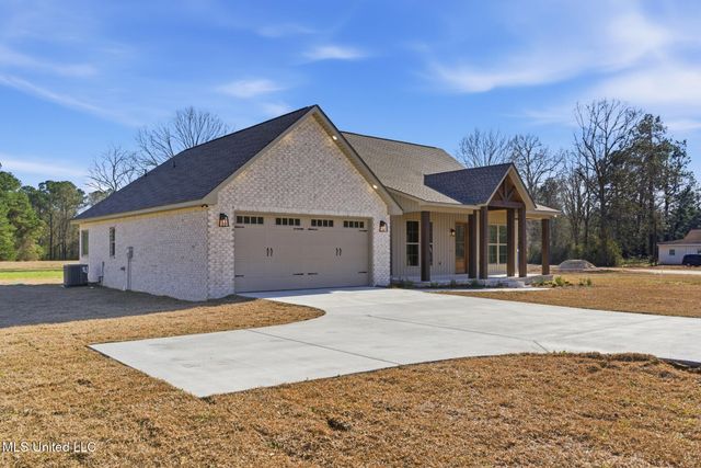 2070 Old Richton Road, Petal, MS 39465
