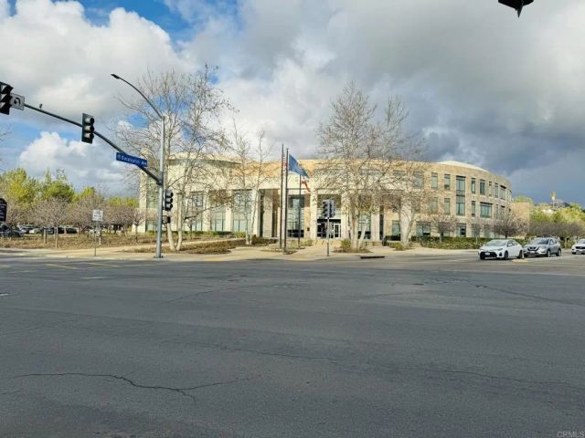 211 Civic Center Drive, Vista, CA 92084