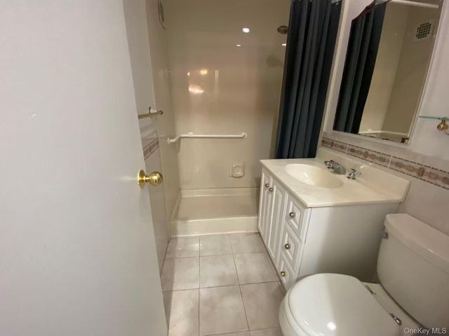 14055 34th Avenue 3E, Flushing, NY 11354