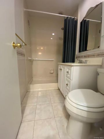 14055 34th Avenue 3E, Flushing, NY 11354