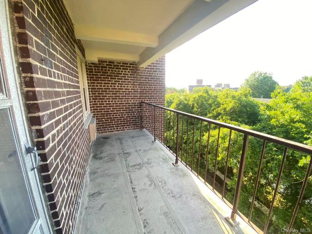 14055 34th Avenue 3E, Flushing, NY 11354