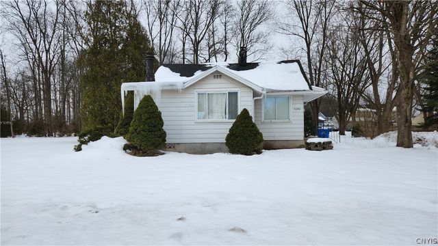 6382 Lakeshore Road, Cicero, NY 13039